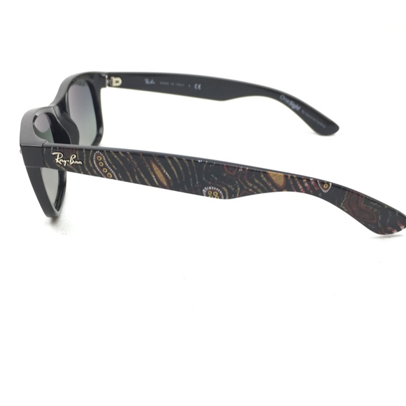 Ray Ban New Wayfarer Black w/Gradient Gray Lenses - Picture 4 of 8